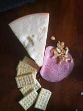 Load image into Gallery viewer, Marieke Aged Gouda